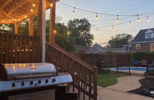 Northampton House | Pool! Zoo, The Hill, Downtown STL, Macklind, SO CLOSE!