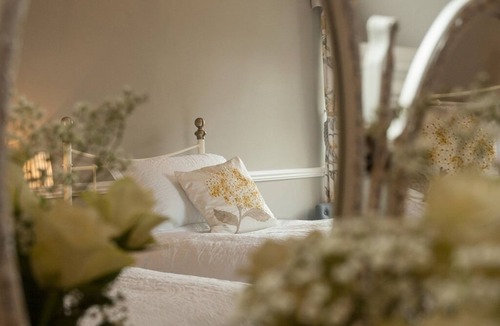 Brazzacott Bed & Breakfast | Poole Farm