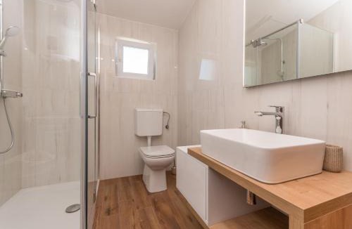 Lisane Ostrovicke House | Poolincluded - Holiday Home Maslina
