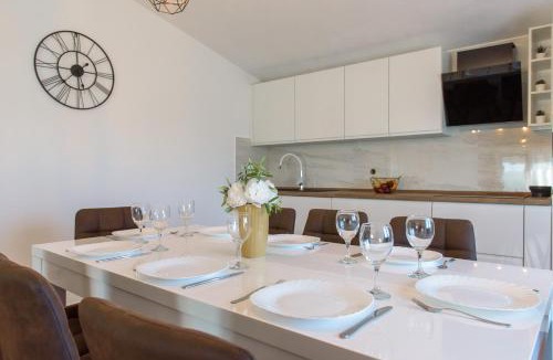 Lisane Ostrovicke House | Poolincluded - Holiday Home Maslina