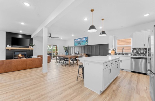 Kimberling City House | Pools! Hot Tub, Fire Pit, Game Room, Fun for Families and Groups!