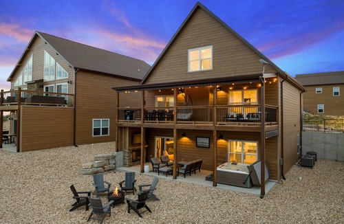Kimberling City House | Pools! Hot Tub, Fire Pit, Game Room, Fun for Families and Groups!