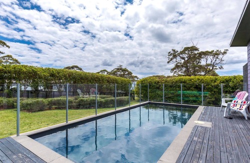 Hyams Beach House | POOLSIDE AT HYAMS - 4pm Check Out Sundays!