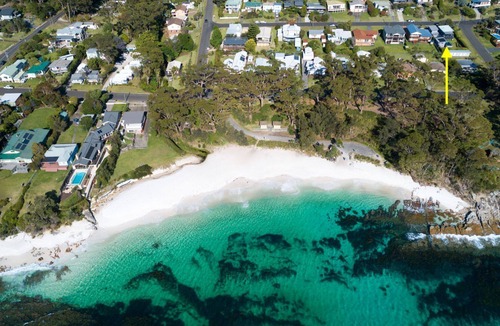 Hyams Beach House | POOLSIDE AT HYAMS - 4pm Check Out Sundays!