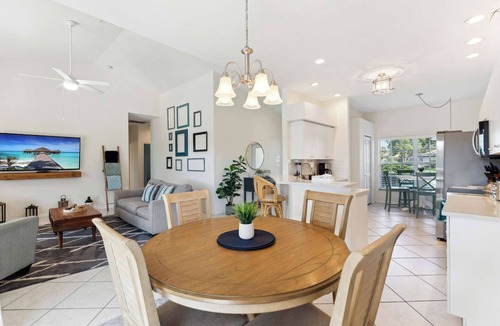 Falcons Glen House | Poolside Bliss and a Family-Friendly Oasis
