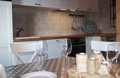 Plantades House | Poolside Bliss Near Lake