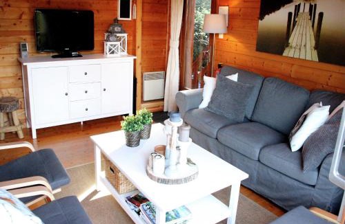 Plantades House | Poolside Bliss Near Lake