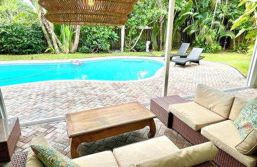 Boca Raton House | Poolside Boca luxury beach house