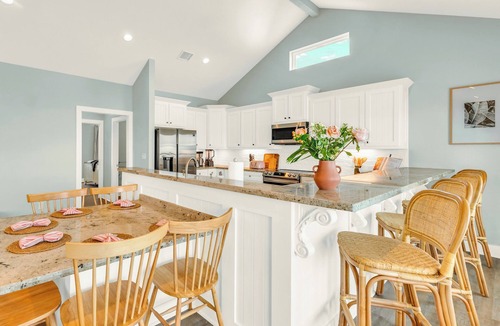 Port Bolivar House | Poolside Family Fun w/Slide & Sun—4 Min to Beach!