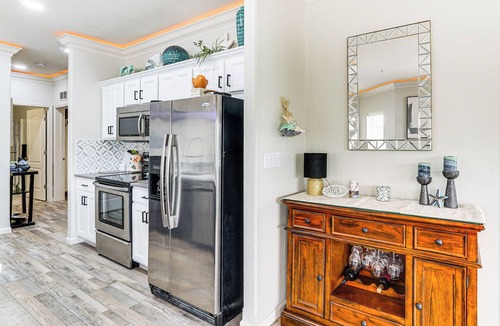 Lake Ozark Condo | Poolside Fun + Views! Waterfront Ozarks Retreat