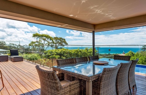 Dromana House | POOLSIDE GETAWAY - DROMANA