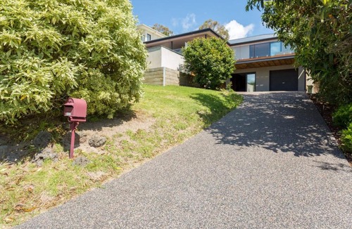 Dromana House | Poolside Getaway Dromana