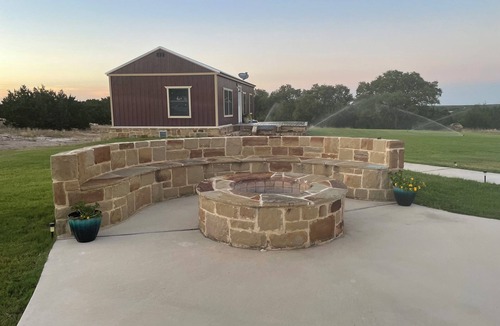 Hunt House | Poolside guesthouse in beautiful Hill Country