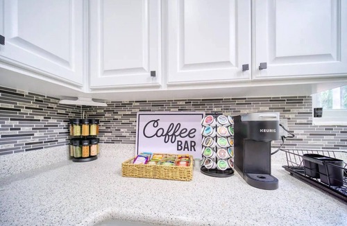 Hyde Park House | Poolside Haven Near Golf Course Sleeps 12