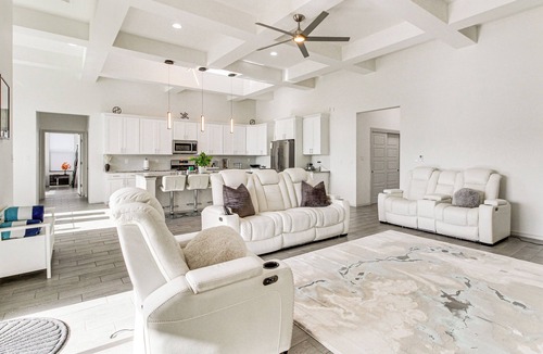 Rio Rancho House | Poolside & Hot Tub Lounging: Luxe Rio Rancho Home