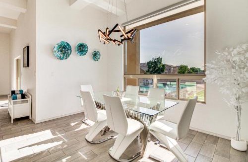 Rio Rancho House | Poolside & Hot Tub Lounging: Luxe Rio Rancho Home