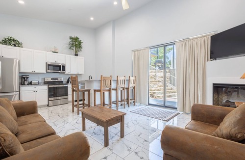 Indian Point Villa | Poolside King Villa 3-Min to SDC, Heated Pool/HTub
