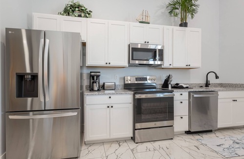 Indian Point Villa | Poolside King Villa 3-Min to SDC, Heated Pool/HTub