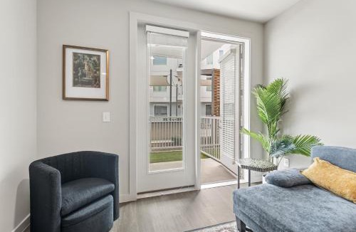 Windsor Park Apartment | Poolside Luxury 1BR w Private Patio