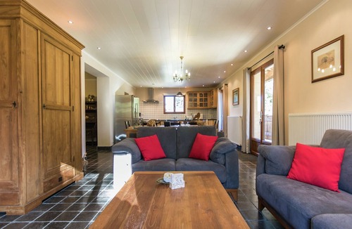 Montignac Villa | Poolside Luxury Villa in Montignac