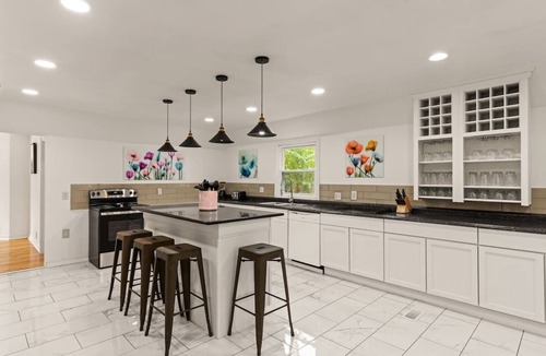 Brunswick House | Poolside Oasis - Ask about snowbird specials!