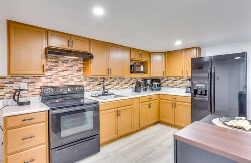 Lewisburg House | Poolside Oasis close to Bucknell