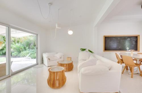 Biscayne Park House | Poolside Oasis in Biscayne Park! Modern Retreat
