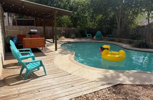 Brushy Creek House | Poolside Oasis, Peaceful Retreat -20 min to Austin