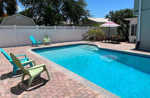 Seminole House | Poolside Paradise & Beach Bound