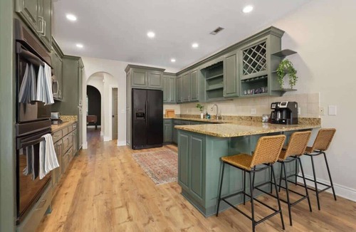 Bentonville House | Poolside Place - Game Room - MTB-Friendly