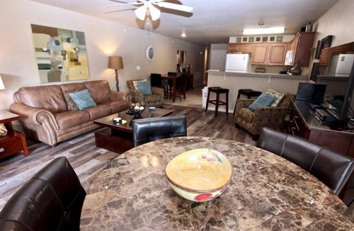 New Braunfels Condo | Poolside Porch Paradise | WiFi | Queen Beds | Pool