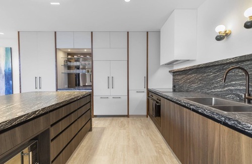 Hawks Nest House | Poolside Retreat, TOP NOTCH