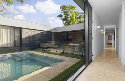 Hawks Nest House | Poolside Retreat, TOP NOTCH