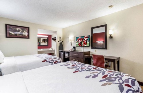 Allison Hotel | Poolside Stay with Breakfast Included | 2 mi to Rio West Mall shopping | 2 Units