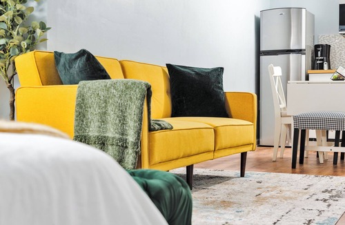 Miramar Apartment | Poolside Studio near Hard Rock Stadium