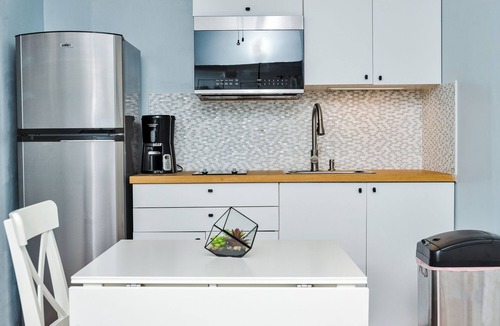 Miramar Apartment | Poolside Studio near Hard Rock Stadium
