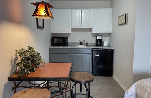 Lake George Villa | Poolside Suite on Lake George