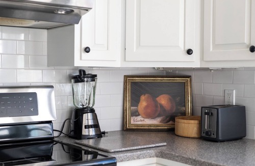 Honey Brook House | Poolside Villa among farmland views