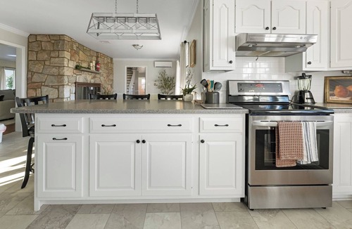 Honey Brook House | Poolside Villa among farmland views