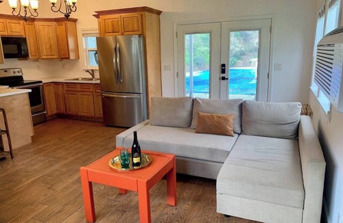 Morgan Hill Cottage | Poolside Wine Country Retreat