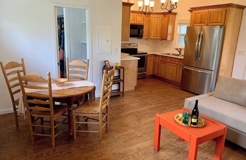 Morgan Hill Cottage | Poolside Wine Country Retreat