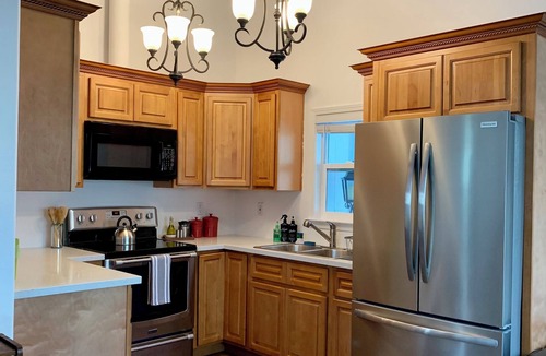 Morgan Hill Cottage | Poolside Wine Country Retreat