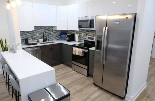 Cardozo Apartment | Pop Art Chic! Stunning Shaw - U Street Apartment