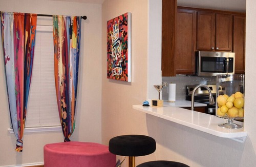 Belton Apartment | Pop Art Extravaganza @ SPG Europa in Temple TX
