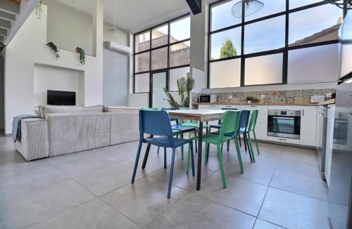 Chateauvert Apartment | Pop Centre