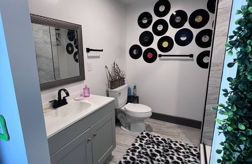 Bearss Plaza Hotel | Pop Culture Luxury Suite Tampa Pool Hot Tub