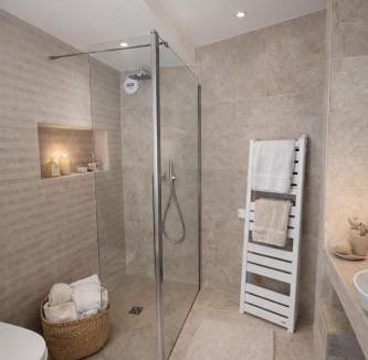 La Celle-sous-Gouzon Villa | Pop villa