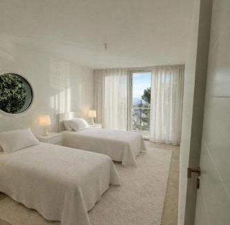 La Celle-sous-Gouzon Villa | Pop villa