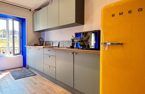 Saint-Michel Apartment | Pop’appart Bordeaux – A Colorful and Bright Haven in the Heart of the City