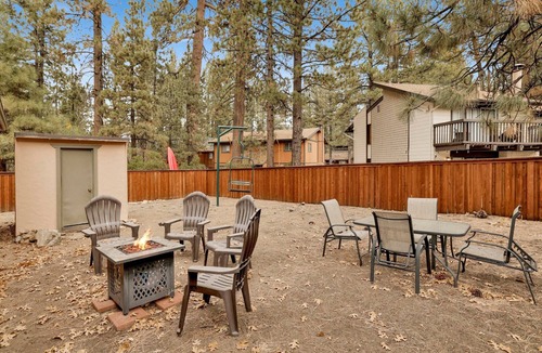 Summit Estates Cabin | Popko's Place | 3BR/1BA Moonridge Cabin w/BBQ Deck & Fenced Yard